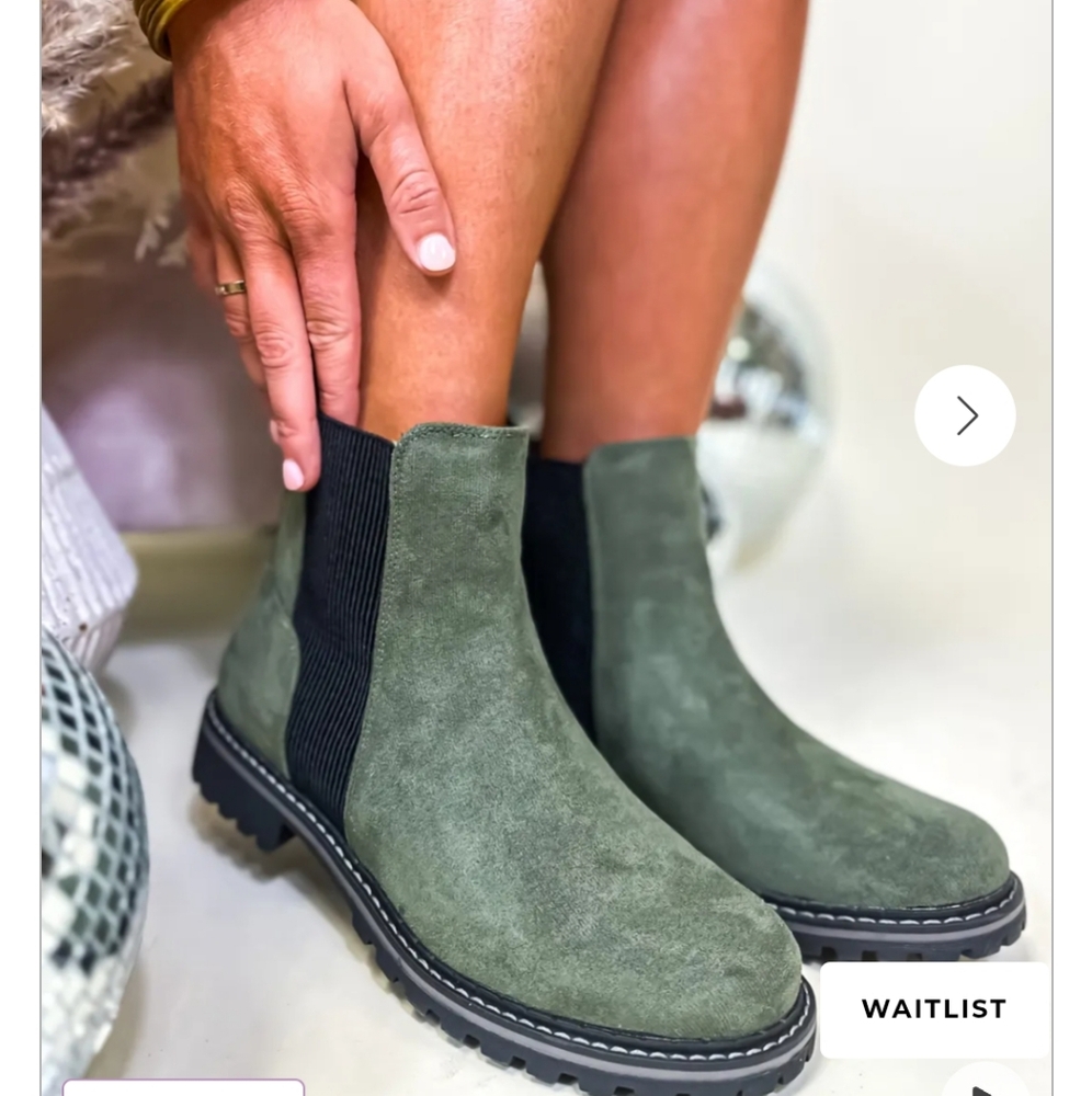 Boutique By Corky's Stylish Olive Green Combat/Chelsea  Boots